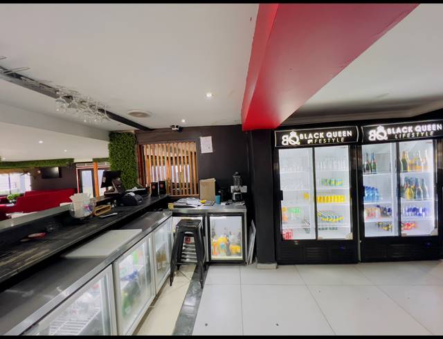 211M² BAR/PUB FOR SALE IN KANYAMAZANE